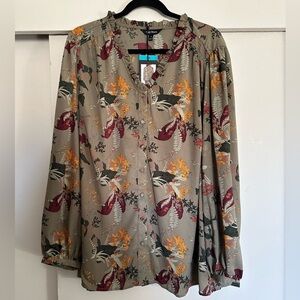 Well Worn 2x green floral and leaf pattern top new with tag NWT button front